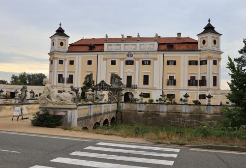 Státní zámek Milotice, který je právem označován za&nbsp;perlu jihovýchodní Moravy